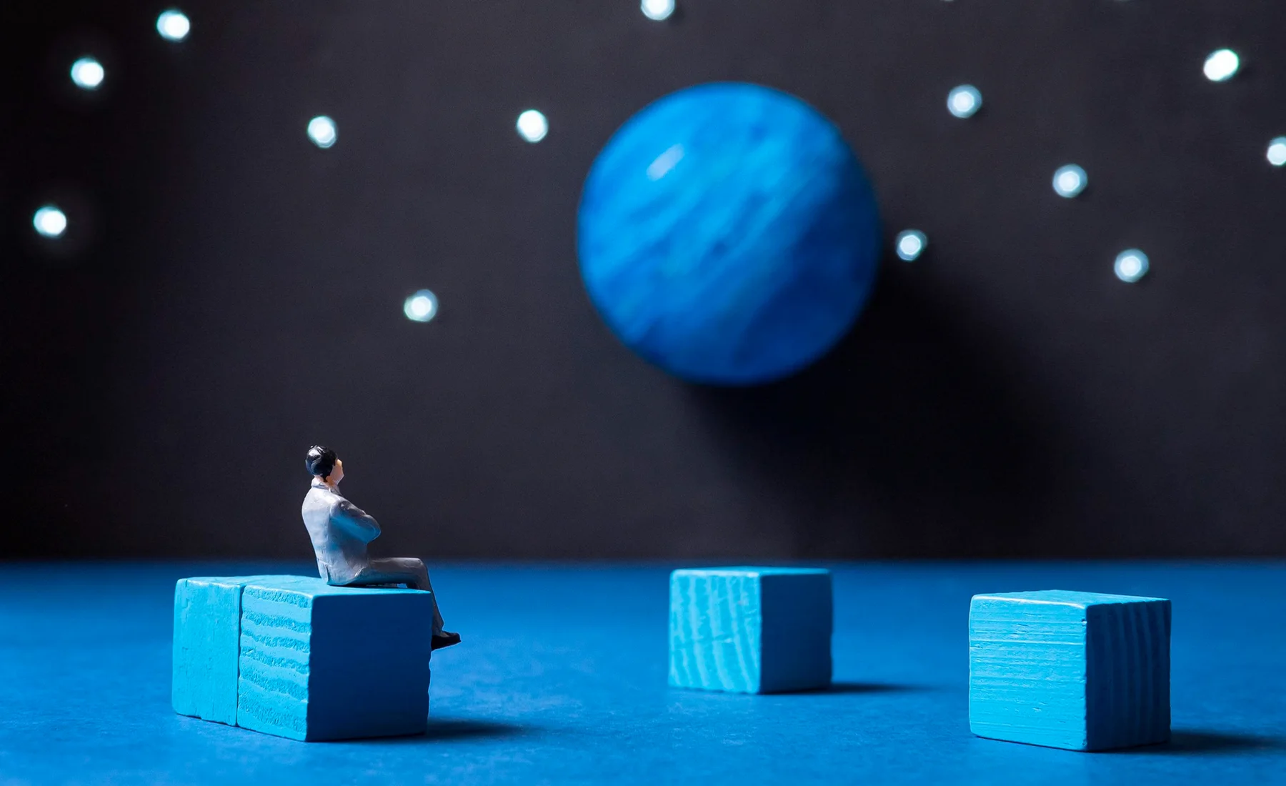 A lone decision-maker considering a wider world of growth possibilities